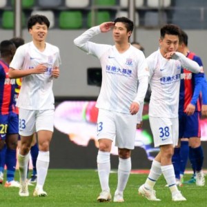 完美体育-【中超】赵明剑任意球破门 青岛0比1负申花形势危急