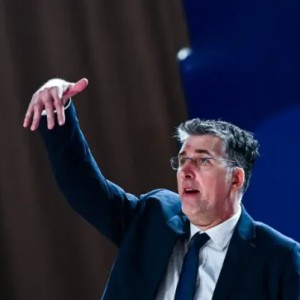 完美体育运营中心-媒体人：新疆进攻端的整体性更好，这是格兰的功劳